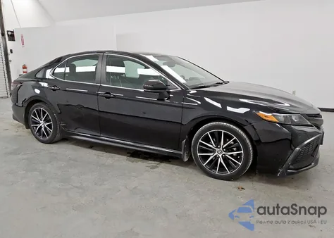 2021 Toyota Camry Se z USA, uszkodzony, nr VIN 4T1T11AKXMU514495